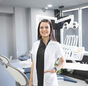 Dentist Pelin ÖZÜLKEN